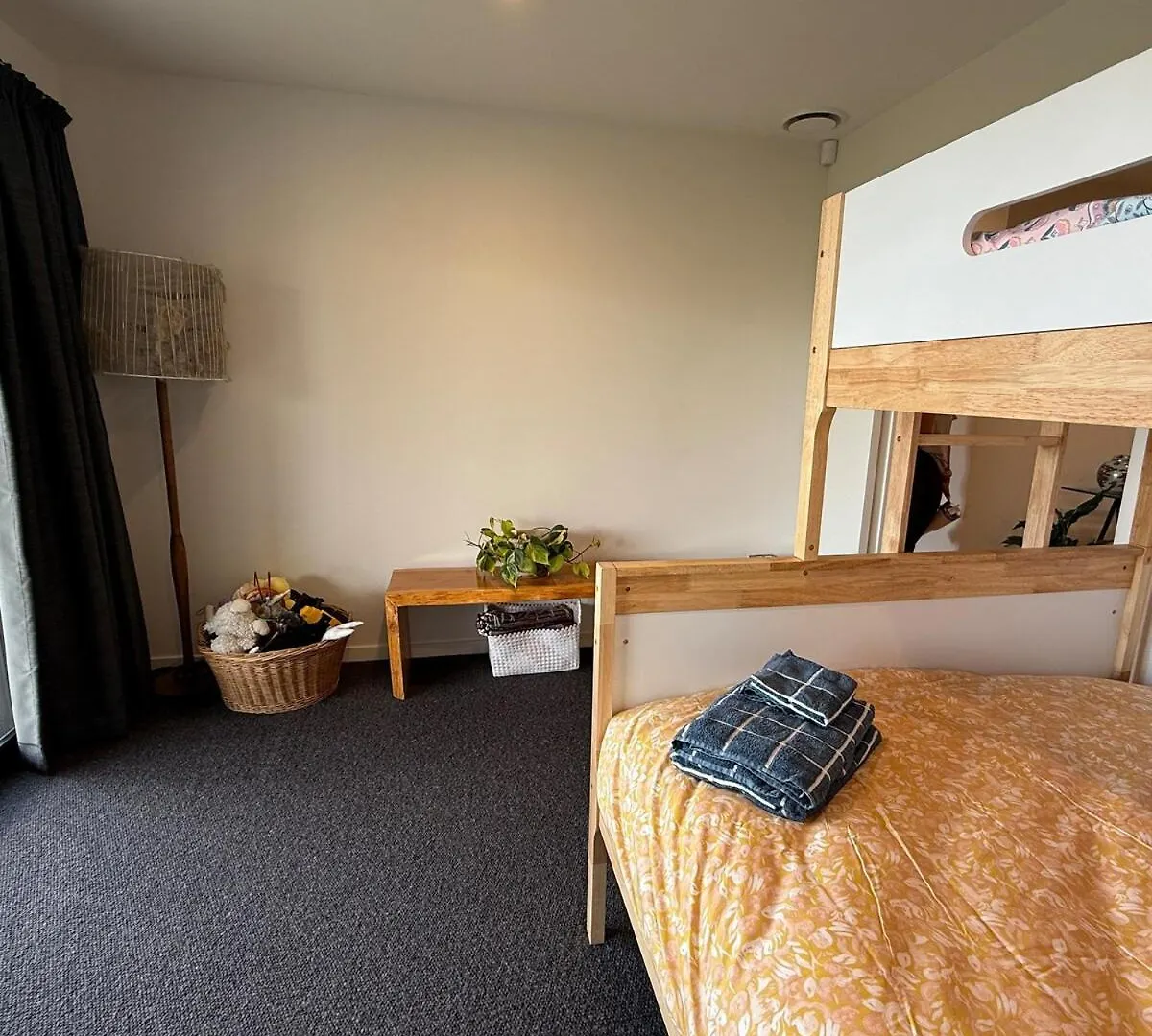 Holiday home Luxury Retreat With Ocean Views, Sauna & Plunge Christchurch New Zealand