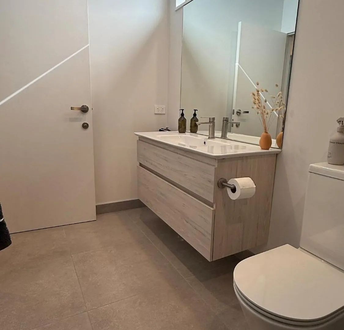 Luxury Retreat With Ocean Views, Sauna & Plunge Christchurch