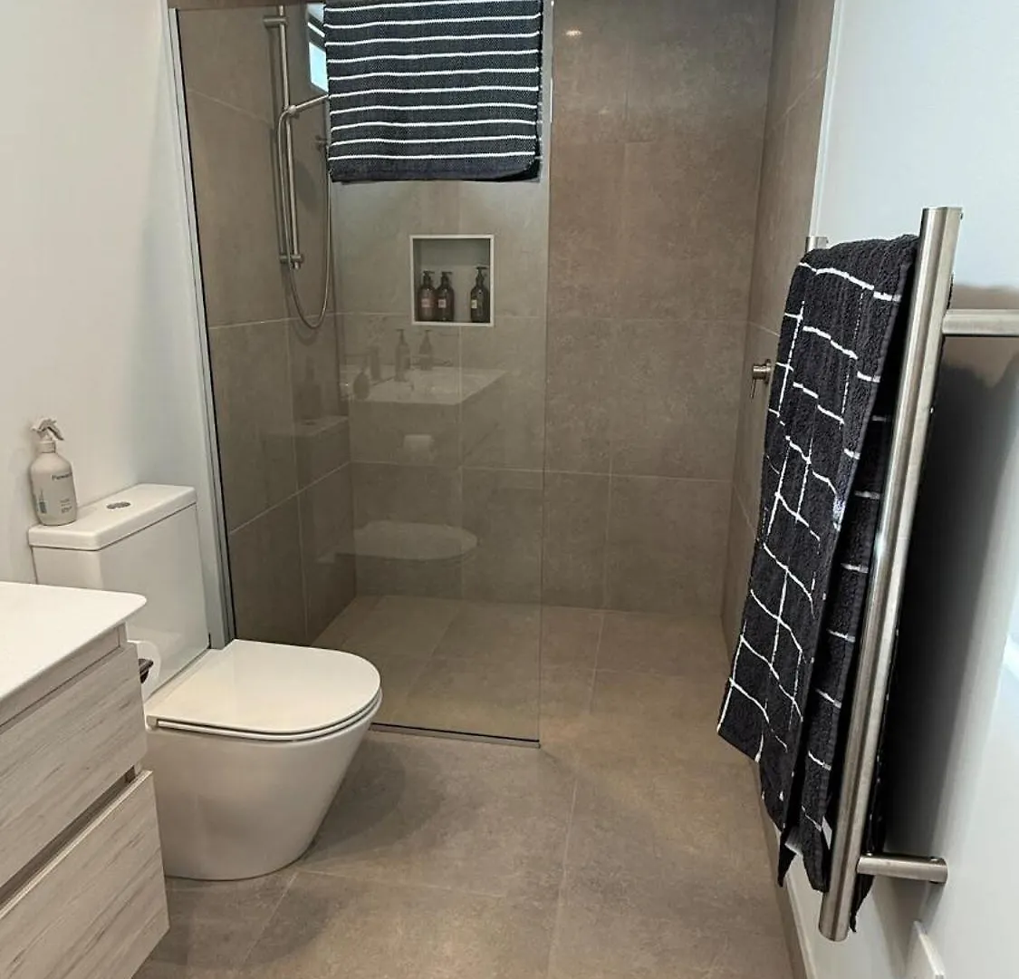 Holiday home Luxury Retreat With Ocean Views, Sauna & Plunge Christchurch