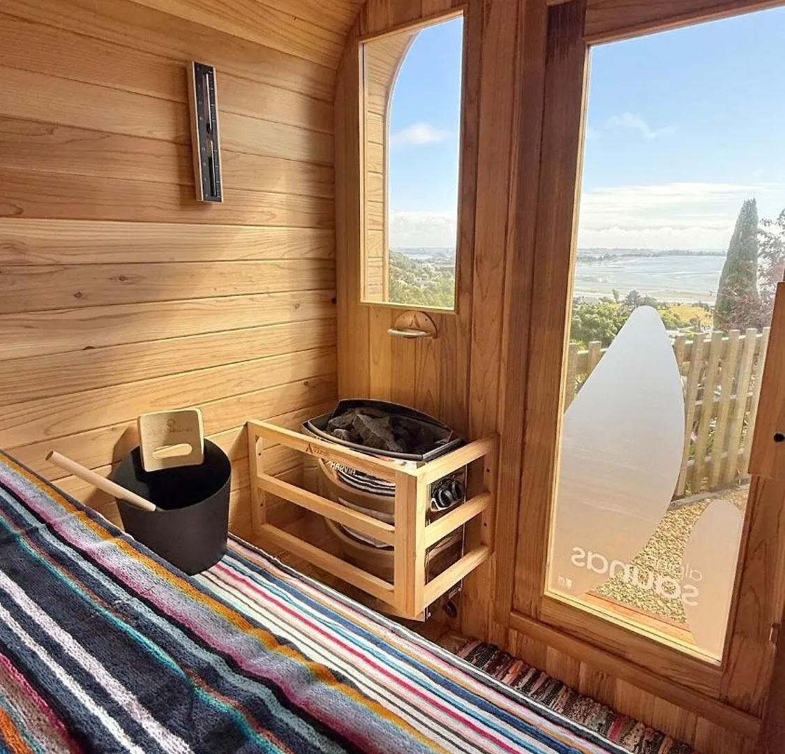 Luxury Retreat With Ocean Views, Sauna & Plunge Christchurch