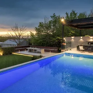 Bridle Path Retreat - Homes Holiday home