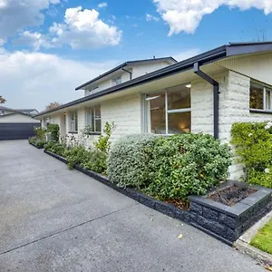 The Airport House Christchurch